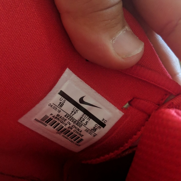 Kyrie 4 - Picture 2 of 2